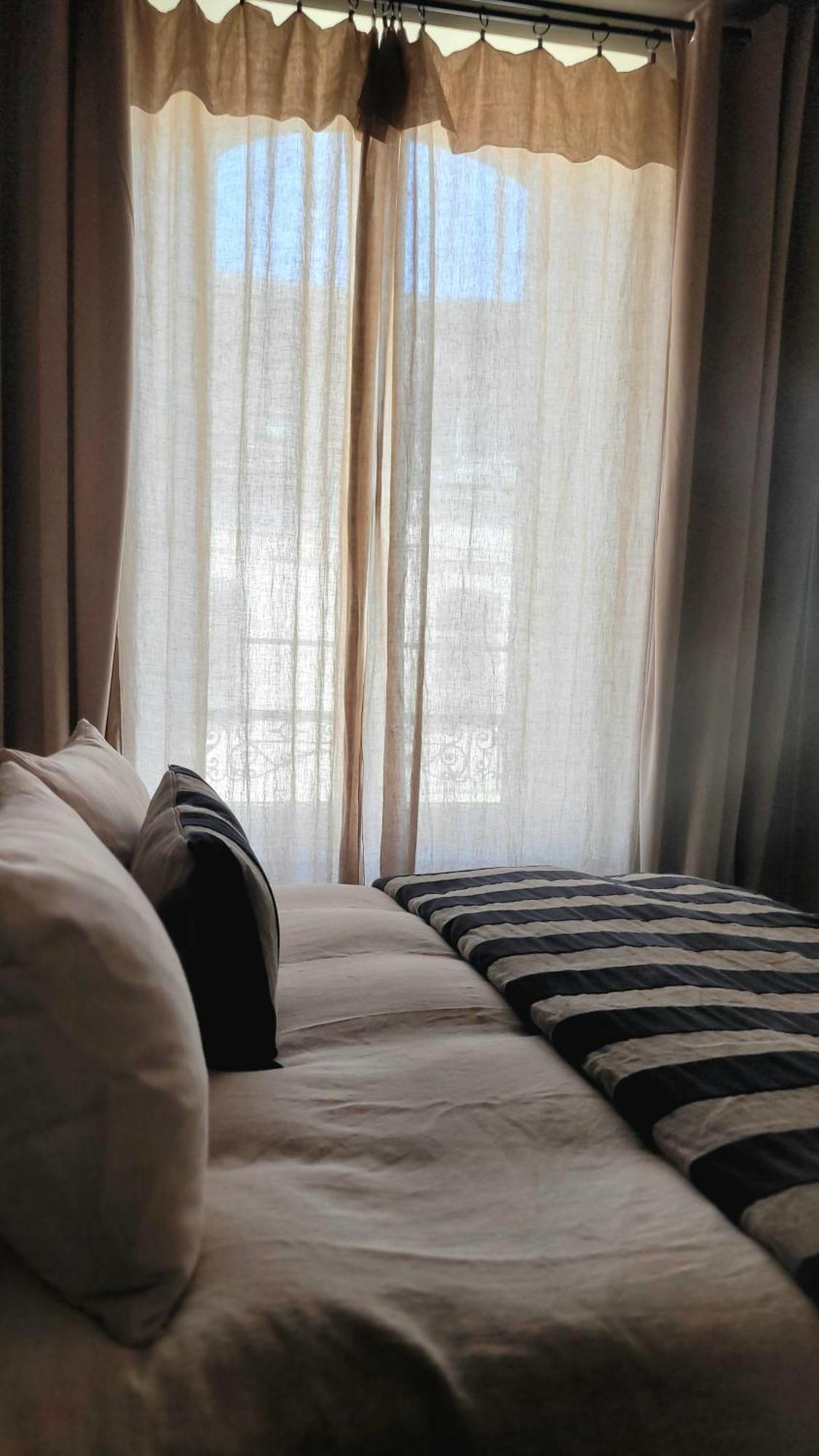 Tresors De Sens Bed & Breakfast Eksteriør bilde